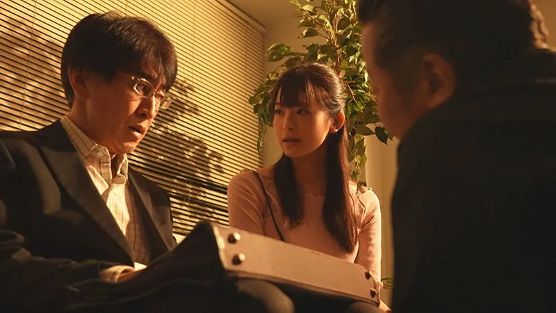 ông chồng vay nợ dân xã hội đen, bà xã phải bán thân để trả nợ