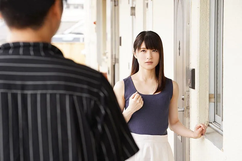 Cãi nhau với ông chồng, vợ yêu ăn nằm với cậu thanh niên hàng xóm