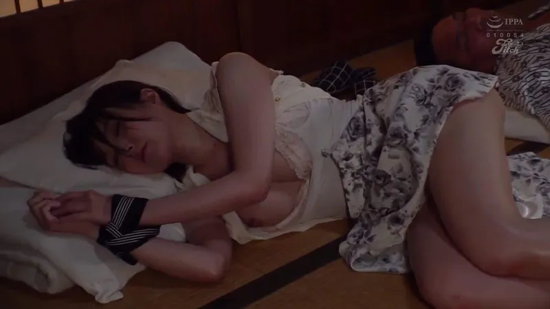 Xin chồng yêu đi công việc với tiền bối, nữ nhân viên rơi vào kế hoạch của ông sếp biến thái