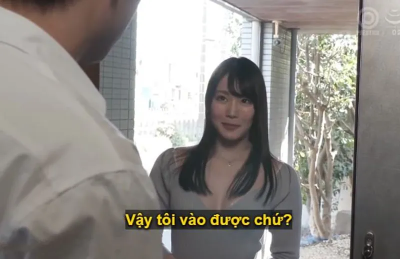 Anh chàng giàu có bị em gái xinh tươi nhà bên cạnh, mới dắt díu gã chồng mới về, ve vãn dụ dỗ làm tình.