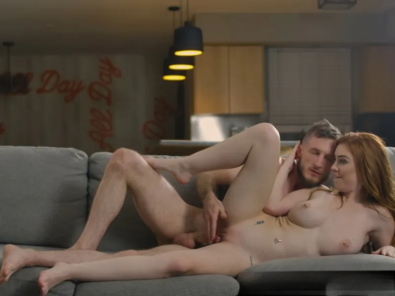 đang tăng ca mà nhân tình cứ dùng âm đạo dụ tôi doggy cùng em